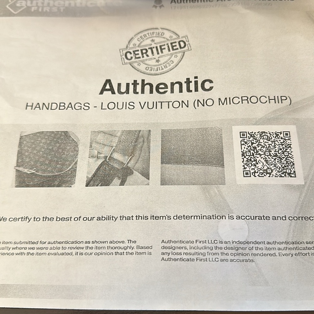 Louis Vuitton bag. Good condition. Comes with COA! - Picture 12 of 13